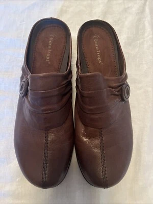 Zapatos sin cordones BareTraps para mujer de cuero marrón talla 8M Foto 1 de 4