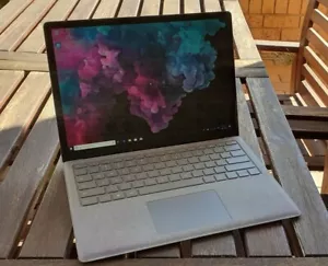 Microsoft Surface Laptop - Intel core i5 7th Gen - 256 GB SSD - 8 GB RAM Gray - Picture 1 of 12