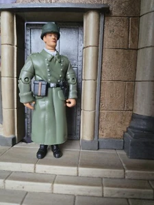 WWII GERMAN SOLDIER ACTION FIGURE IN LONG COAT 1:18 SCALE INTOYZ - Picture 1 of 4