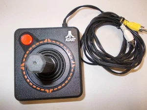 ATARI 2600 JAKKS PACIFIC 10 GAME SYSTEM PLUG & PLAY TESTED WORKING - Picture 1 of 6