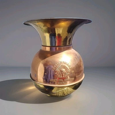 "Tapón de corte de tabaco de mascar vintage de latón marca REDSKIN escupitajo con peso de 10"" de alto" Foto 1 de 4