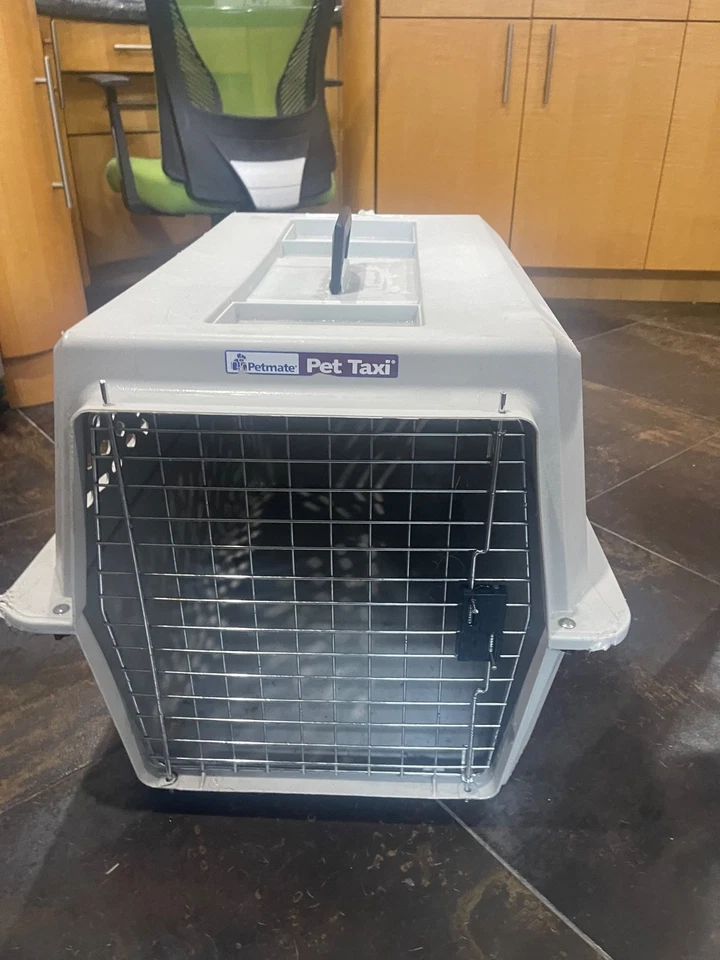 Такси для домашних животных Petmate 24 в длину x 15 в ширину x 17 в высоту - Изображение 1 из 4