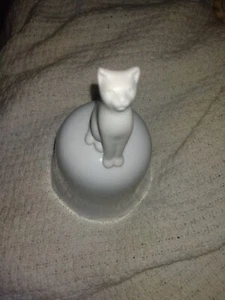White Cat Bell Porcelain Crowning Touch Made in Japan Vintage 5 in Tall - Picture 1 of 2