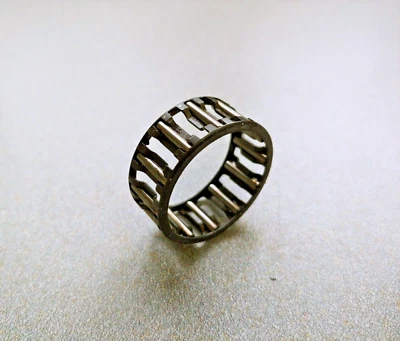 MUY BONITO COJINETE DE AGUJA INFERIOR EJE DE DIRECCIÓN ORIGINAL USADO PORSCHE 924 944 968 Foto 1 de 3