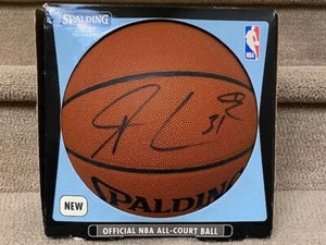 Shawn Marion Spalding Autographed Basketball - Picture 1 of 2