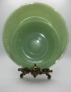Jadite Fire King 2 Untertassen Ersatz Geschirr Teller Vintage (Chip) - Bild 1 von 14