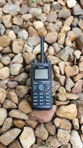 Radio PD782U, z szyfrowaniem DMR AES256 i trunkingiem poziomu III - doskonałe - Zdjęcie 1 z 2