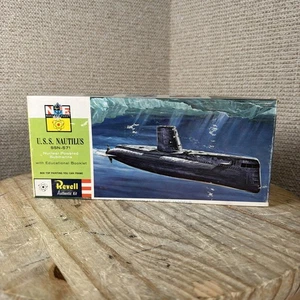 Kit modellino sottomarino nucleare vintage Revell H-303 USS Nautilus SSN-571 - Foto 1 di 12