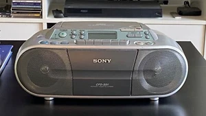 Vintage Sony CFD-S01 CD Cassette AM/FM Radio Portable Boombox Tested Works Great - Picture 1 of 16