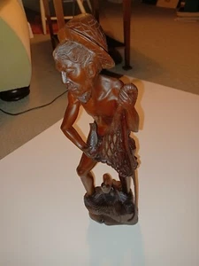 Beautiful 19" signed primative Indonesian Teak wood handcarved fisherman - Picture 1 of 12