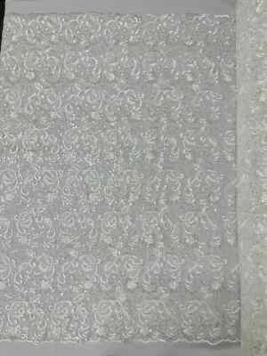 Tela metálica de encaje floral - blanca - lentejuelas florales bordadas por yarda Foto 1 de 4