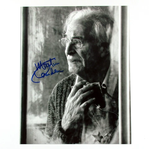 Martin Landau Signed 11x14 B&W Photo Auto DF026344 Cover