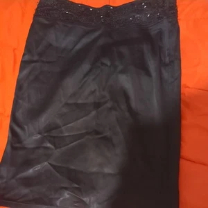 Ladies New Look Satin Pencil Skirt With Beaded Detail. Size 10 - Picture 1 of 3