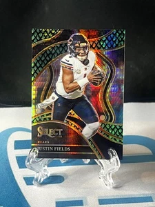 2023 Select Club level Justin Fields Dragon Scale 1/70 - Picture 1 of 2
