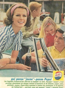 1961 PEPSI-COLA SODA W/ YOUNG PEOPLES ORIGINAL AD IN FRENCH - Picture 1 of 1