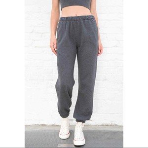 Las mejores ofertas en Pantalones de Tamaño Regular Brandy Melville Gris  para Mujeres | eBay