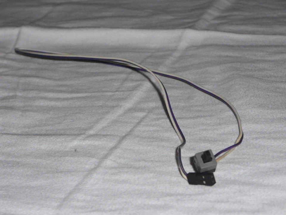 Frontpanel Reset Switch Front Panel Schalter Kabel lilaweiß Taste Cable PC - Bild 1 von 1