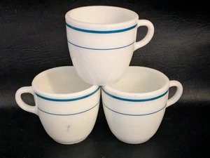 Menge 3 Pyrex Cafeteria Mess Hall 723 Milchglas türkis blau Streifen Band Tassen - Bild 1 von 8