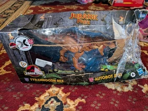 Transformers: Tyrannocon Rex & Autobot JP93 - Jurassic Park Mash Up Box beschädigt - Bild 1 von 6