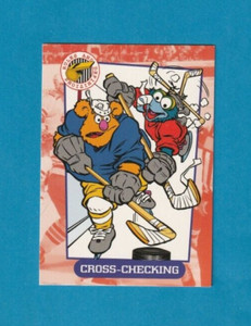 1994 Muppets Take The Ice # 17 Cross Checking Gonzo