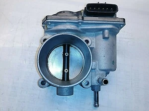 Throttle Body Assembly 2010 Toyota Prius Part Number: 22030-37060 A to Z: 6330 - Bild 1 von 4