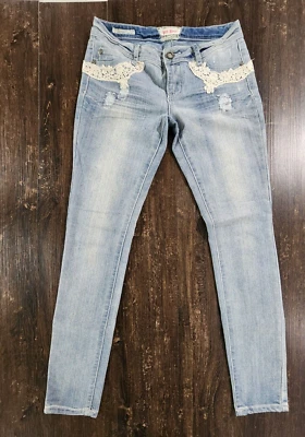 Hot Kiss Juniors / Women’s￼ Skinny Jeans  Skinny Lily Size 7 32x32 - Image 1 of 4