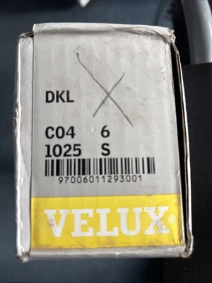 Velux DKL C04 1025S Velux Blackout Blind White - Image 1 of 4