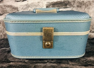 Estuche de Maquillaje Tren Noche Azul Carcasa Dura Troyano Años 60 70 De Colección Sin Llave Foto 1 de 4