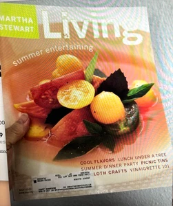 Vtg July 2001 MARTHA STEWART LIVING Magazine CRAFTS PICNIC DECOR SC Book - Picture 1 of 6