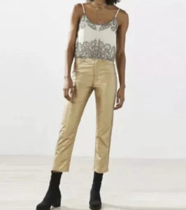 Urban Outfitters BDG Gold Vegan Leather Girlfriend High-Rise Jeans Hose 25 - Bild 1 von 10