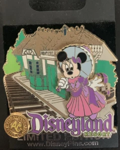 DLR - Artist Choice 2007 Minnie at the Train Station Parasol Pink Disney Pin - Picture 1 of 1