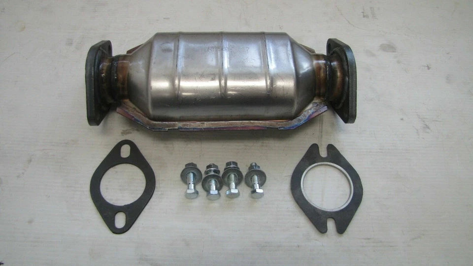 Catalytic Converter Fits 1993-1994 Toyota Land Cruiser - Image 1 of 1