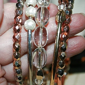Spiraldrahtarmband mit Stein, Perlen, Glas, Kunststoff & Metall & Perlen - Bild 1 von 8