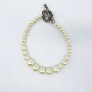 Faux Pearl Graduated Beads Bracelet Silver Tone Classic Classy Elegant 6.5" - Picture 1 of 11