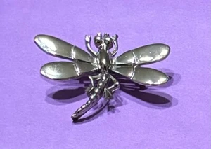 Prendedor JJ Jonette Libélula Tono Plata De Colección 1.25 X 1.5 Pulgadas Metal Insecto Naturaleza - Imagen 1 de 7
