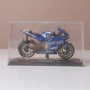 Italeri, Yamaha YZR M1, World Champion 2004 Rider V. Rossi, Motorcycle + Case - Picture 1 of 23