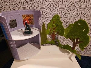 Disney Pixar BRAVE Castle KLAPPBARES SPIELSET & Merida Figurenset - Bild 1 von 2