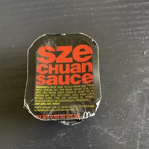 McDonalds Szechuan Sauce (2018) - Picture 1 of 2