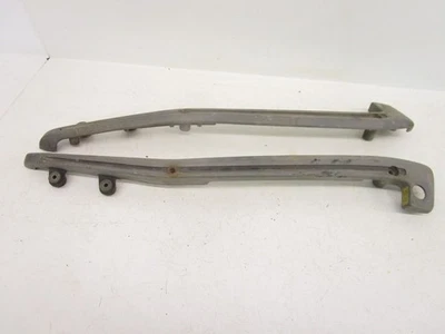 82 83 Rieles de agarre para guardabarros Honda CB750SC Nighthawk 84200-ME1-670 1982-1983 Foto 1 de 4