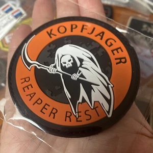 NEU 2025 SHOT SHOW Sensenmann Kopfjager Patch Militär Stativ AR Zielfernrohr Kirchenbank - Bild 1 von 1