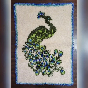 Vintage handgefertigt lackiert creme/grün/blau Pfau Riegel Haken Teppich/Dekor 24" x 34" - Bild 1 von 19
