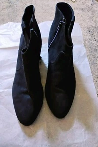 Old Navy Faux-Suede Western Ankle Boots for Women Size 9 Sage Black  - Picture 1 of 3