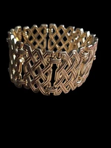 Brazalete Vintage Corona Trifari Grueso Tono Dorado Firmado 7 pulgadas - Imagen 1 de 3
