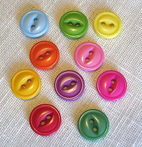 LOT de 6 - BOUTON 2 trous ROND FENDU 13 mm - Layette scrapbooking - B10 - Picture 1 of 11