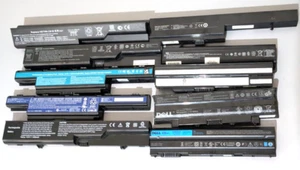 Joblot di 10 batterie esterne per laptop varie marche miste non testate - Foto 1 di 1