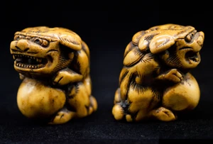 Stag Antler NETSUKE Lion-dog Shishi ball in mouth Japanese Edo - Meiji Antique - Picture 1 of 15