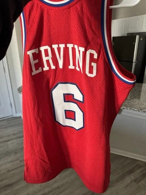 1982-83 Mitchnell and Ness Red Philadelphia 76ers Julius Erving tamanho M - Imagem 1 de 2