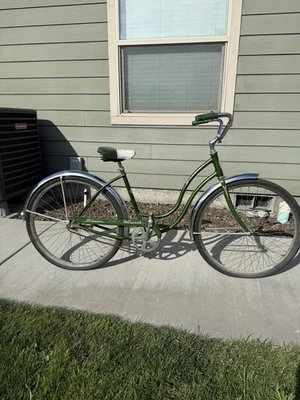 Bicicleta Schwinn Hollywood Cruiser Vintage 1971 – Verde Campus – Fabricada em Chicago - Imagem 1 de 4