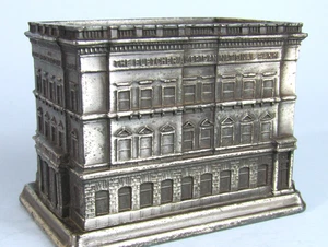 FLETCHER AMERICAN BANK Indianapolis Rehberger Metal Souvenir Building Bank 1925 - Imagen 1 de 13