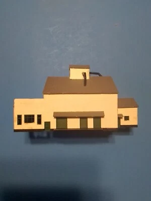n scale Heljan feed store - Image 1 of 4